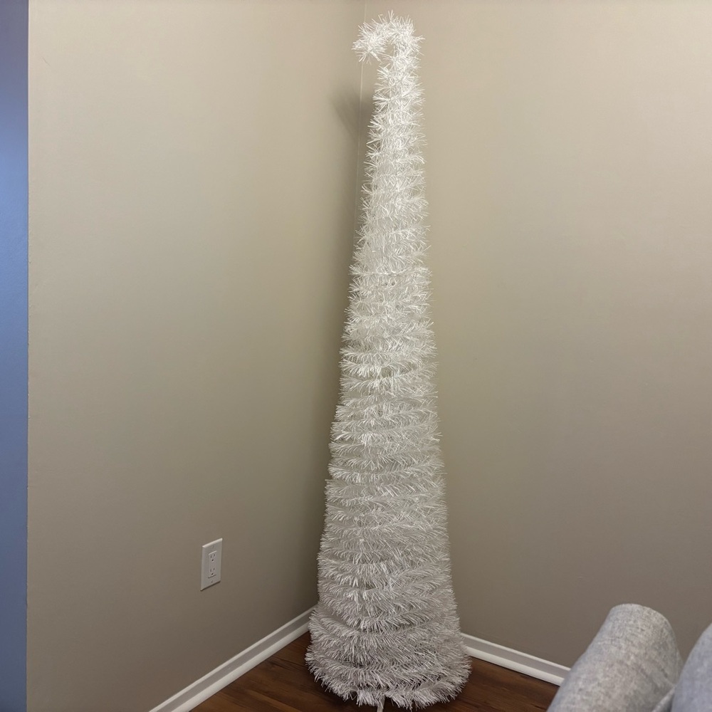 IKEA Fejka White Wire Tinsel Collapsible Lightweight Christmas Tree 104.001.20